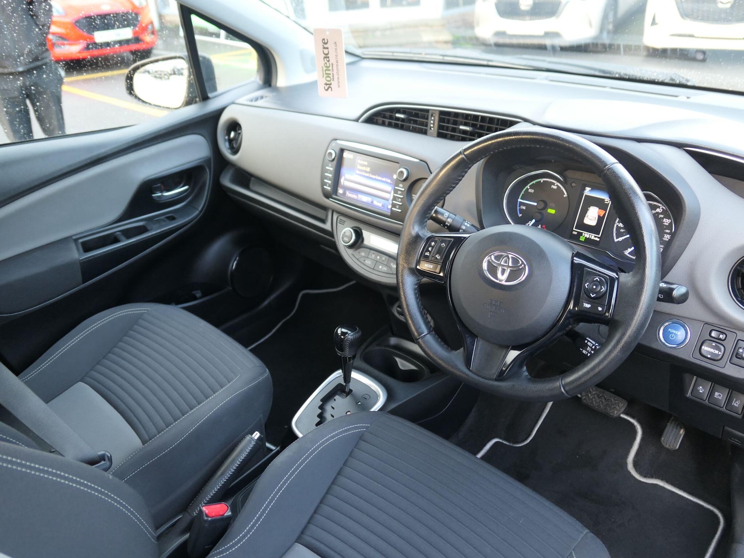 Used Toyota Yaris 2017 for sale - 76727829: Photo 9