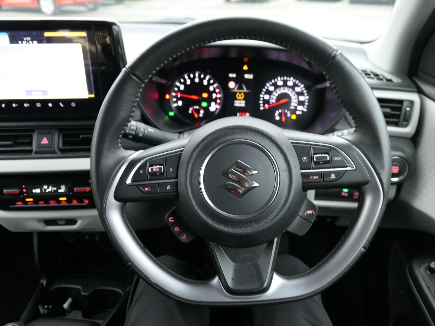 Used Suzuki Swift 2024 for sale - 77709592: Photo 31