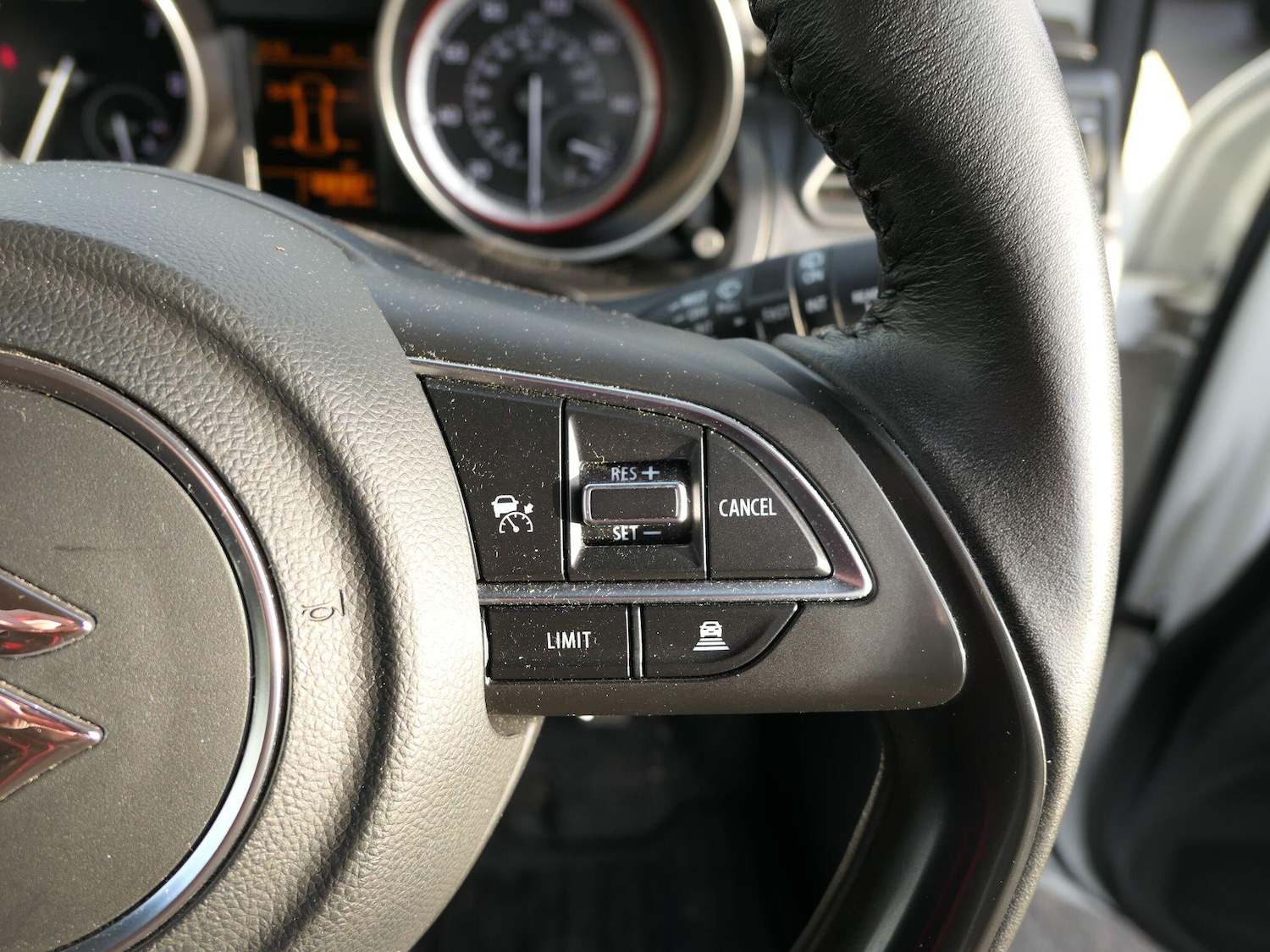 Used Suzuki Swift 2023 for sale - 77738149: Photo 12