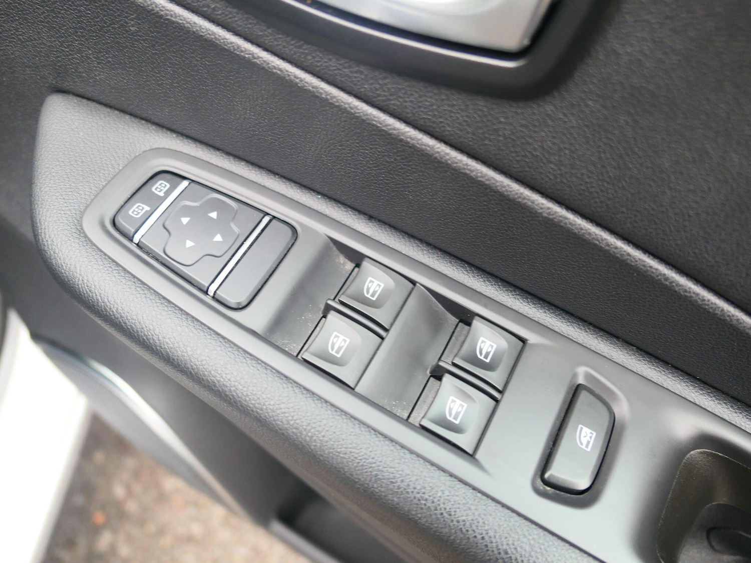 Used Renault Captur for sale - 78136225: Photo 10