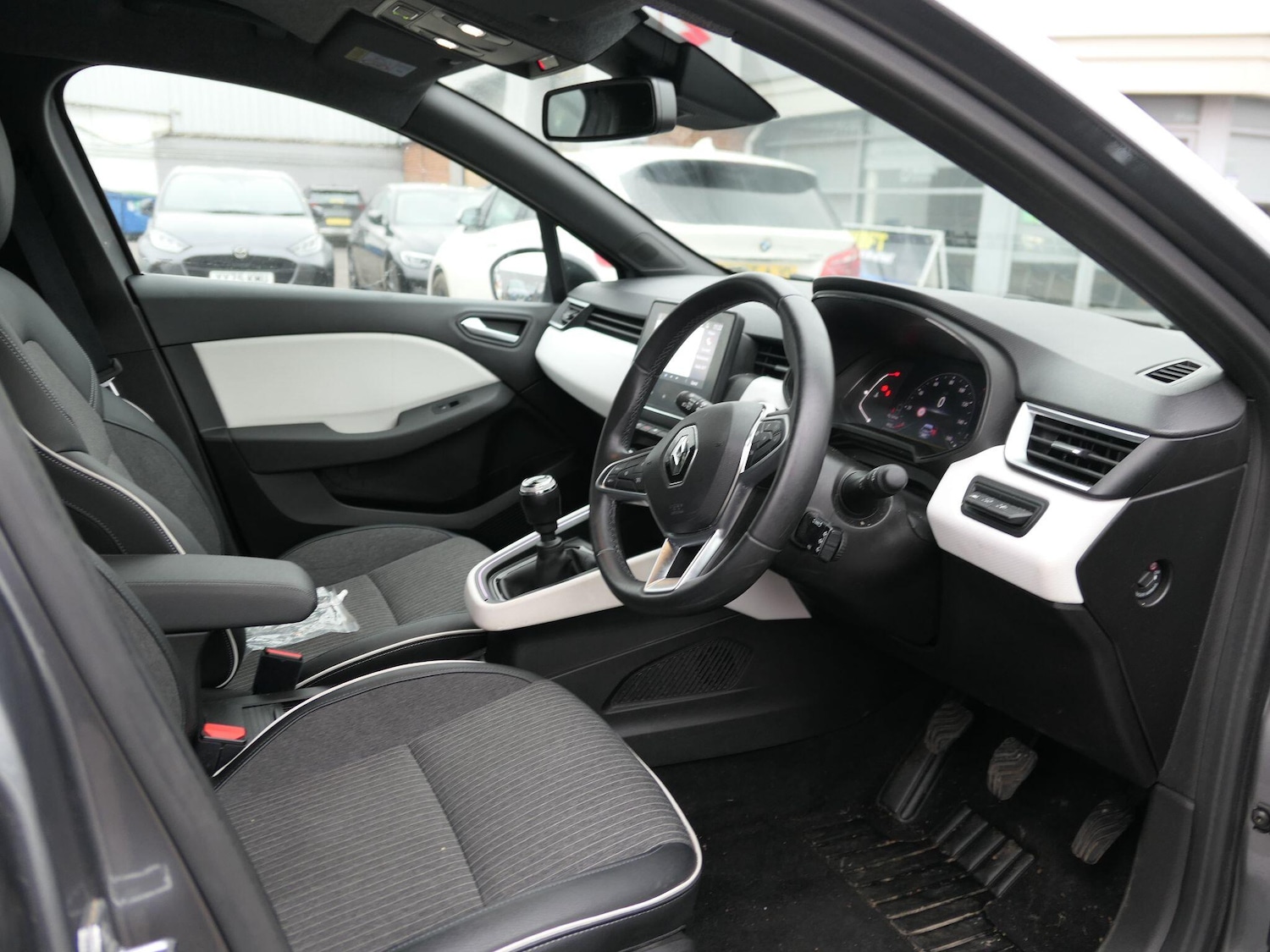 Used Renault Clio for sale - 77738422: Photo 10