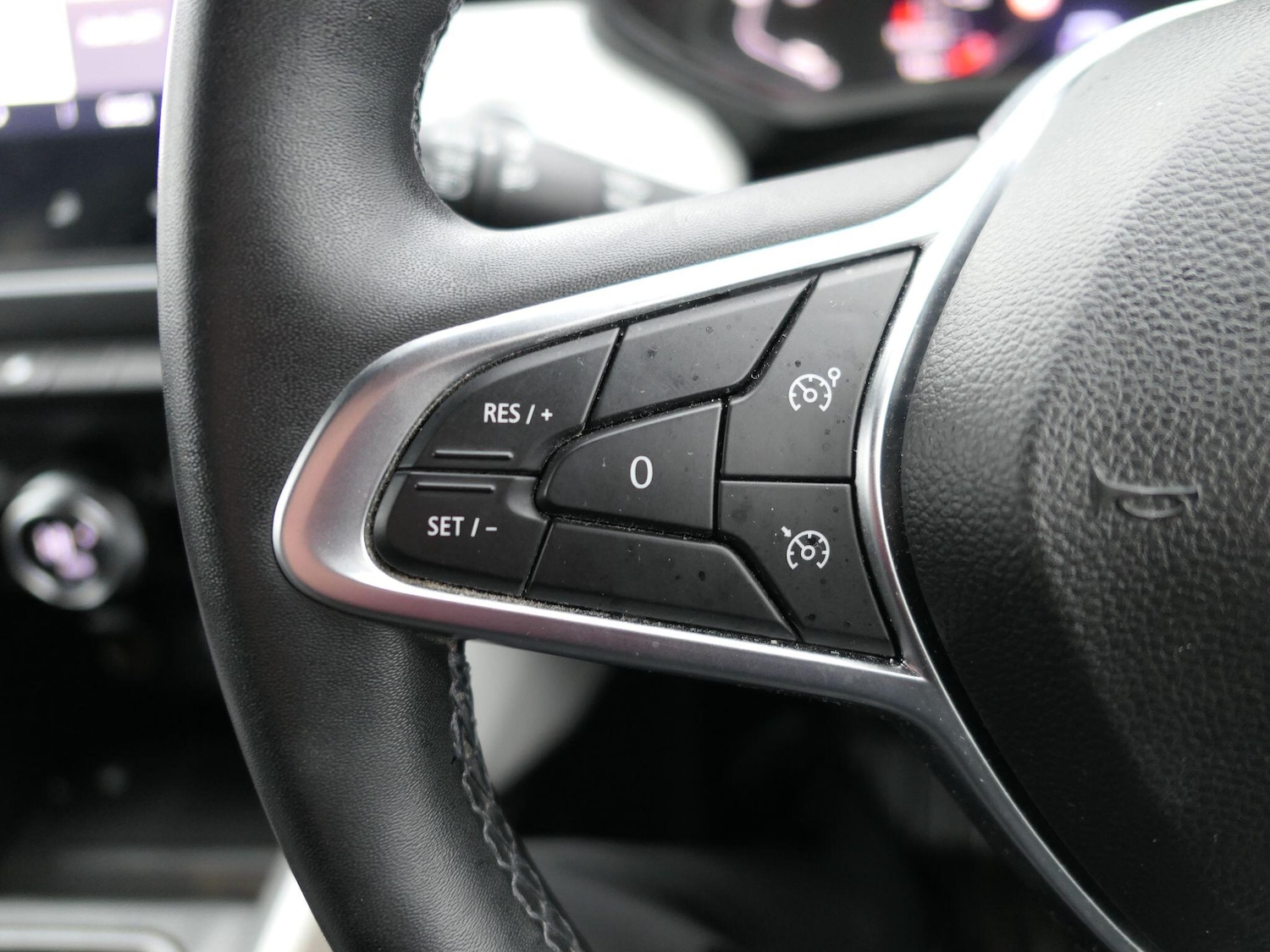 Used Renault Clio for sale - 77738422: Photo 14