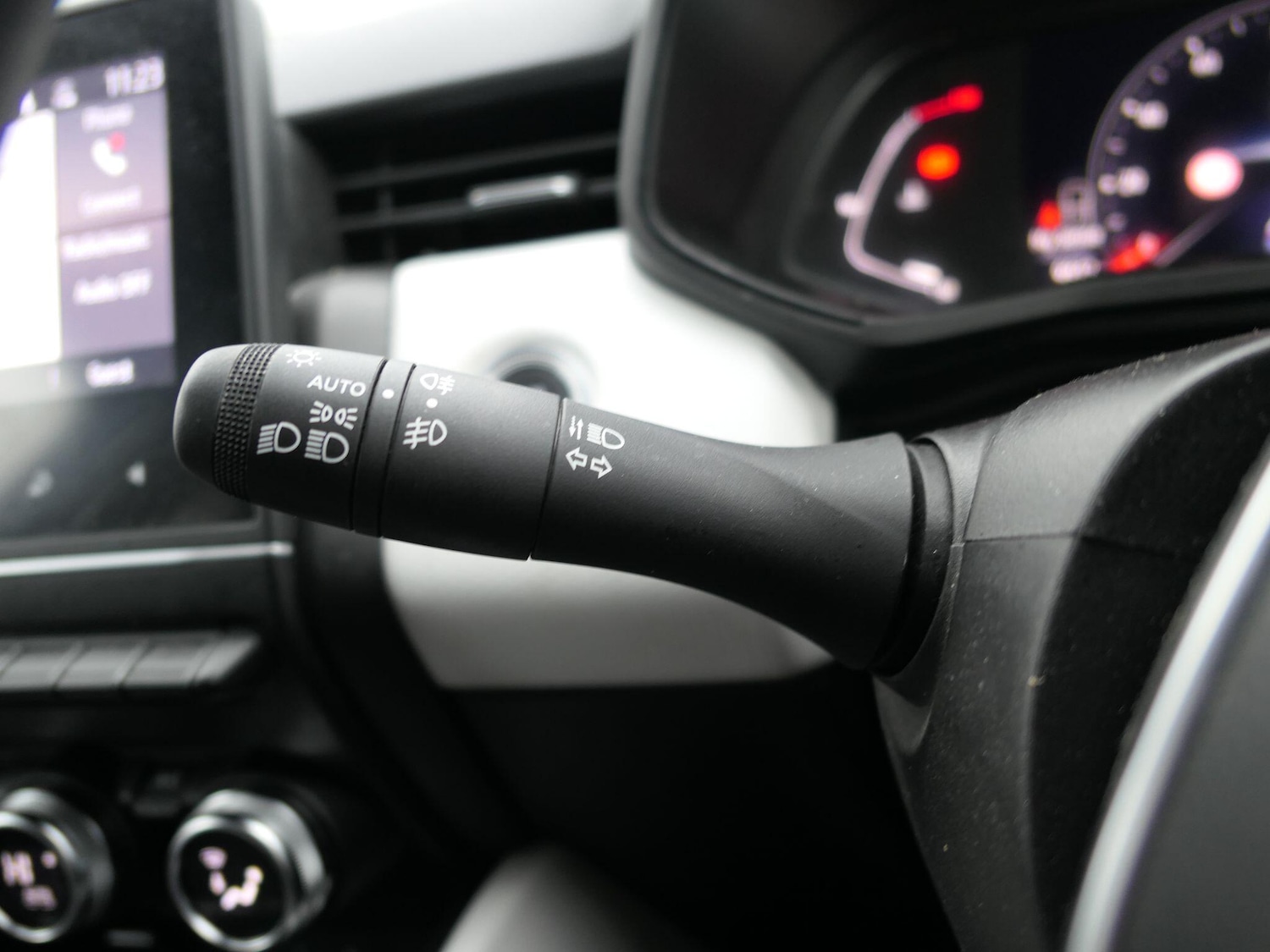 Used Renault Clio for sale - 77738422: Photo 16