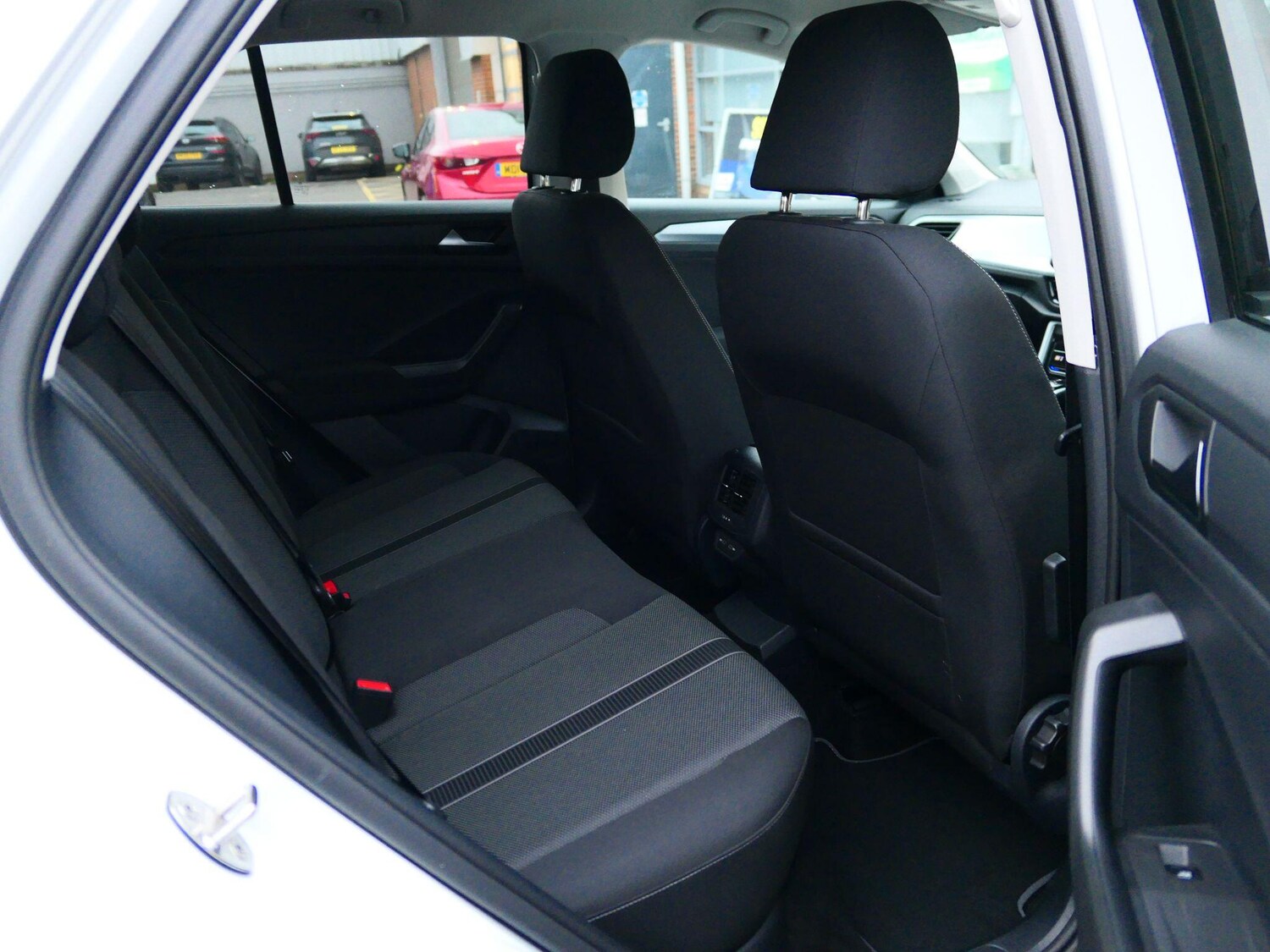 Used Volkswagen T-Roc for sale - 77468547: Photo 11