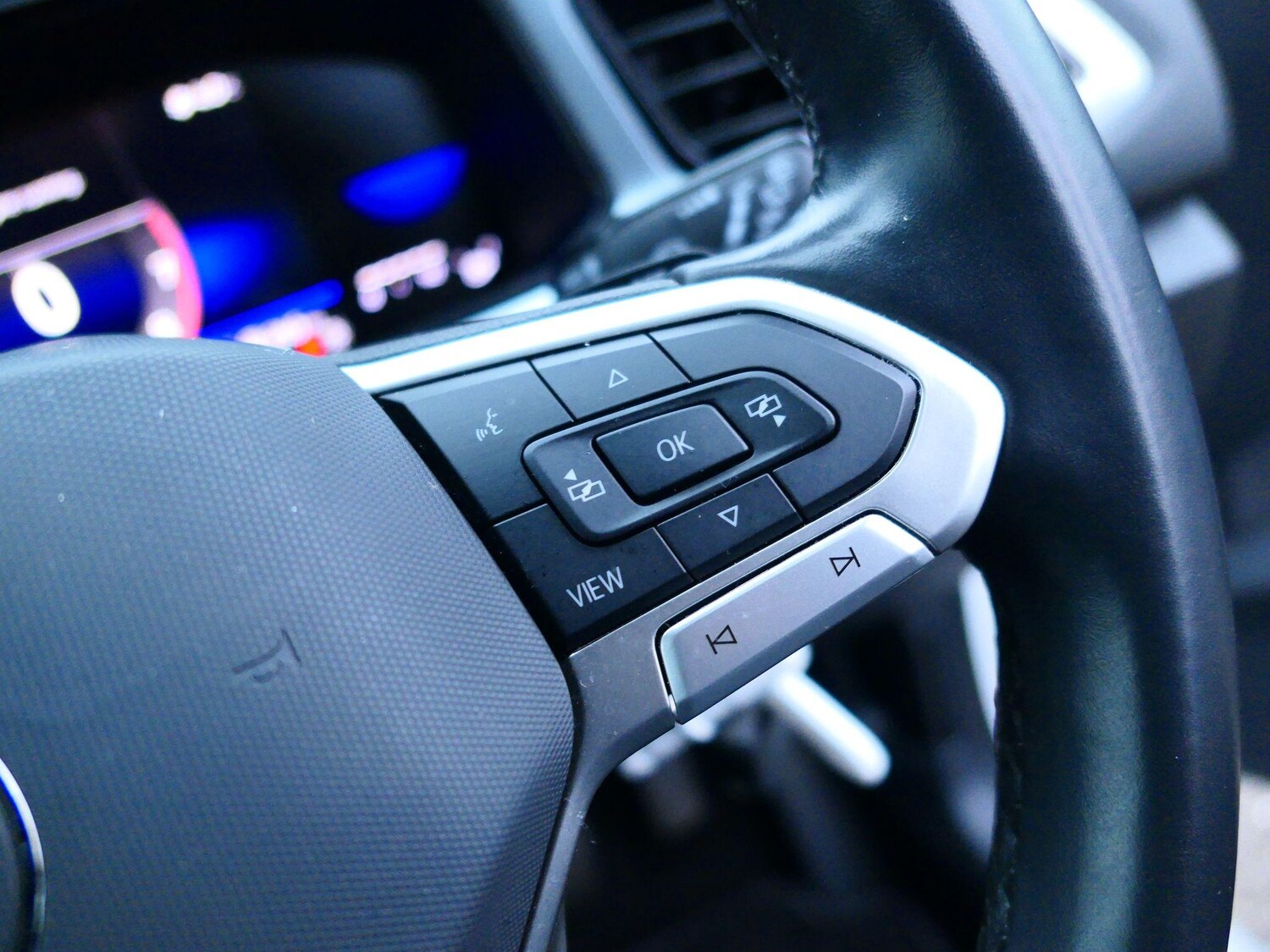 Used Volkswagen T-Roc for sale - 77468547: Photo 14