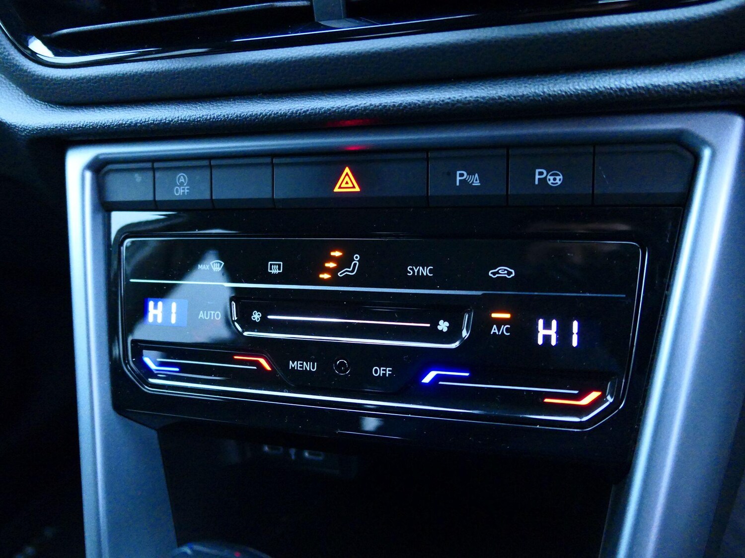 Used Volkswagen T-Roc for sale - 77468547: Photo 16