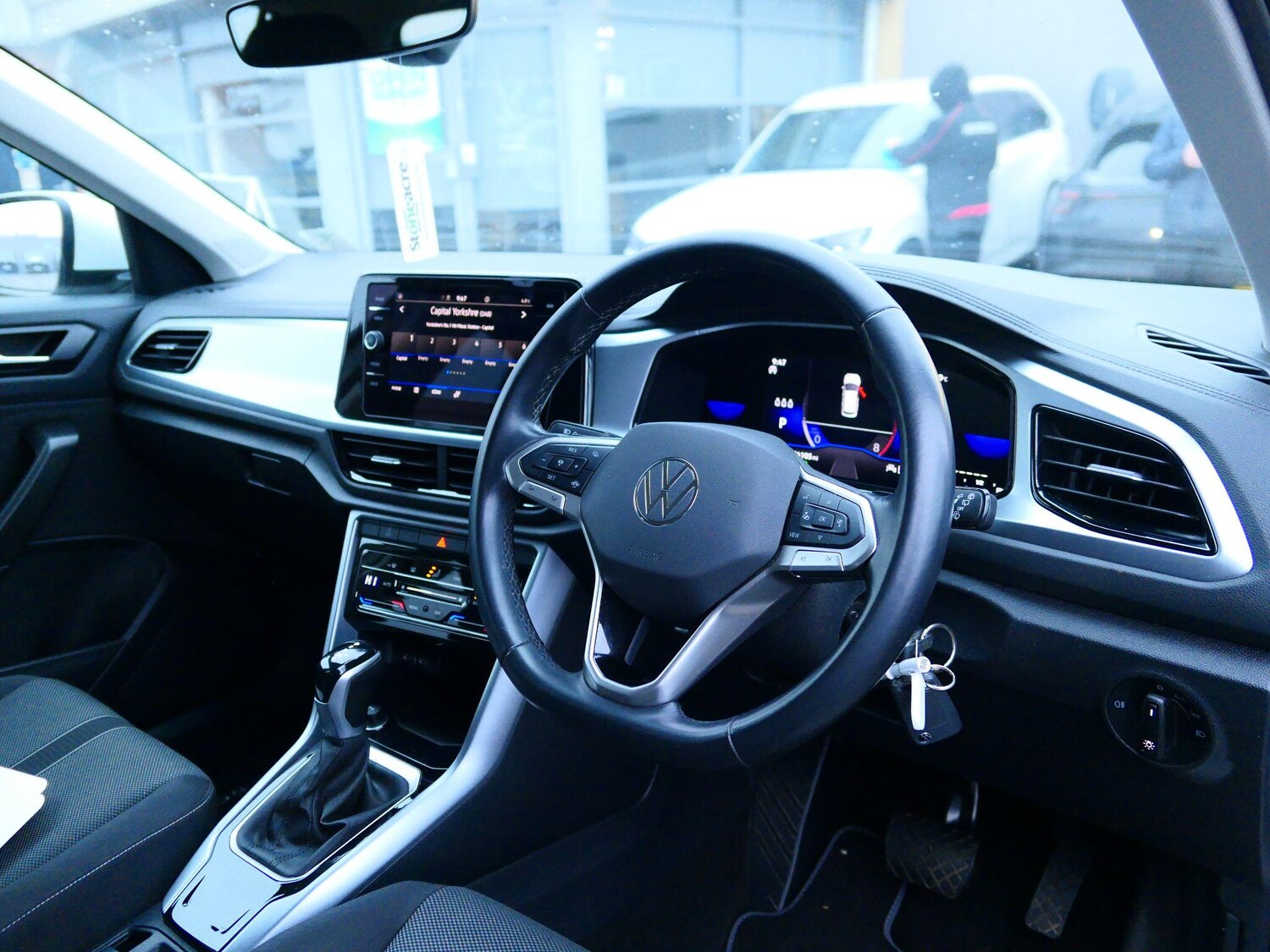 Used Volkswagen T-Roc for sale - 77468547: Photo 22