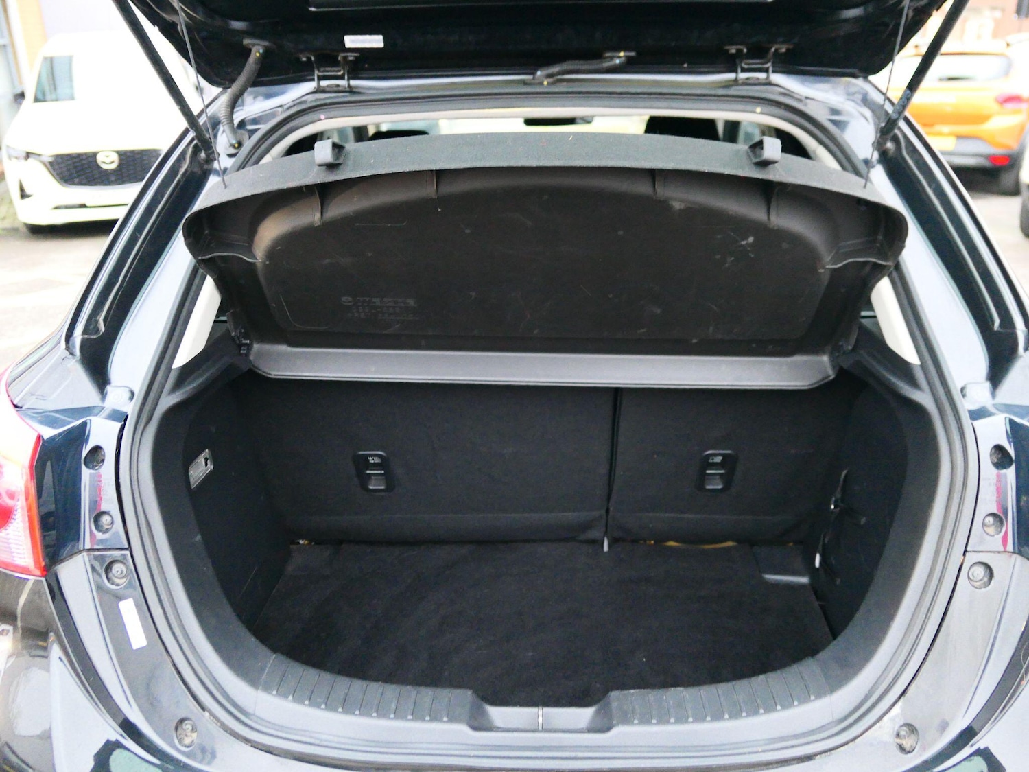 Used Mazda Mazda2 2016 for sale - 77738463: Photo 21