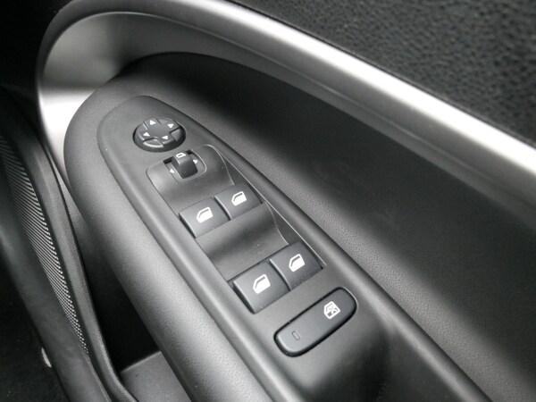 Used Jeep Avenger 2024 for sale - 76269927: Photo 17