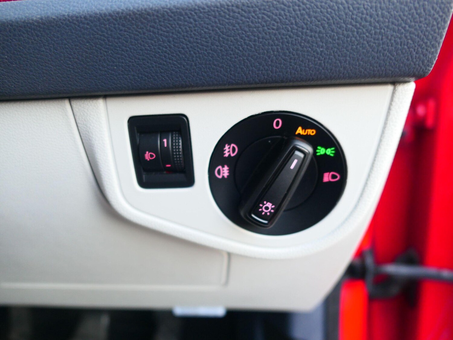 Used Volkswagen Polo 2018 for sale - 77940546: Photo 15