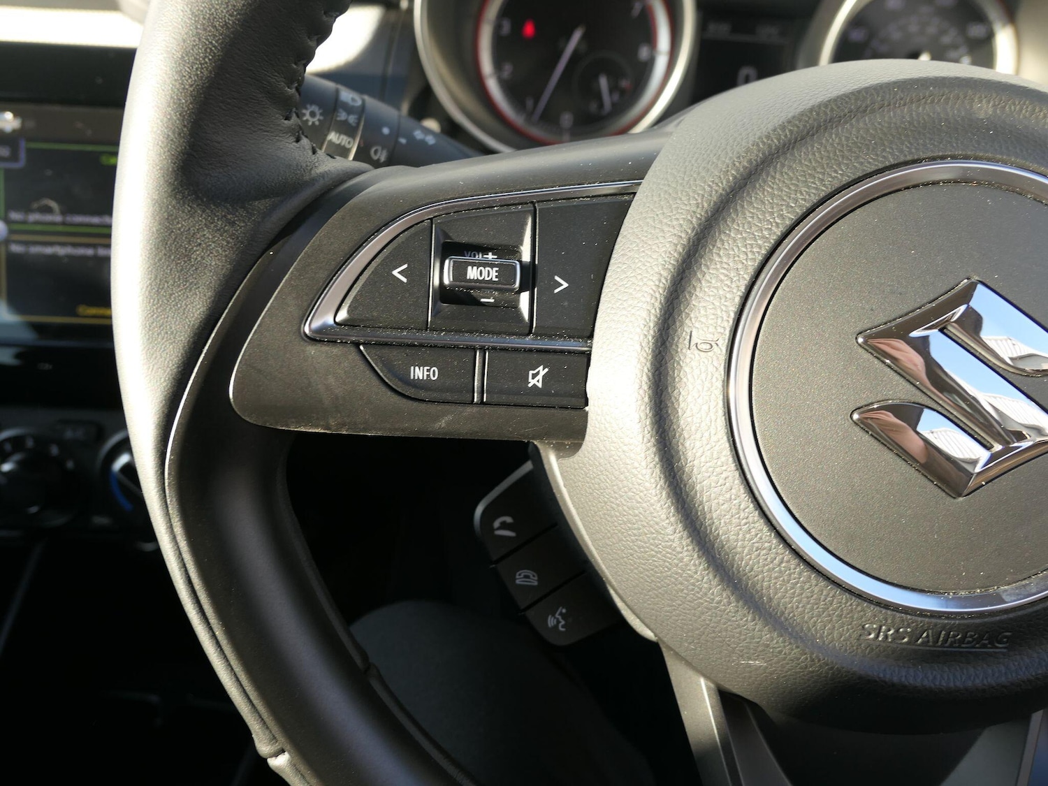 Used Suzuki Swift 2023 for sale - 76512511: Photo 16