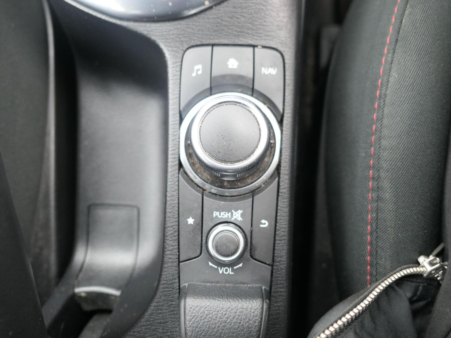 Used Mazda Mazda2 2016 for sale - 76572468: Photo 20