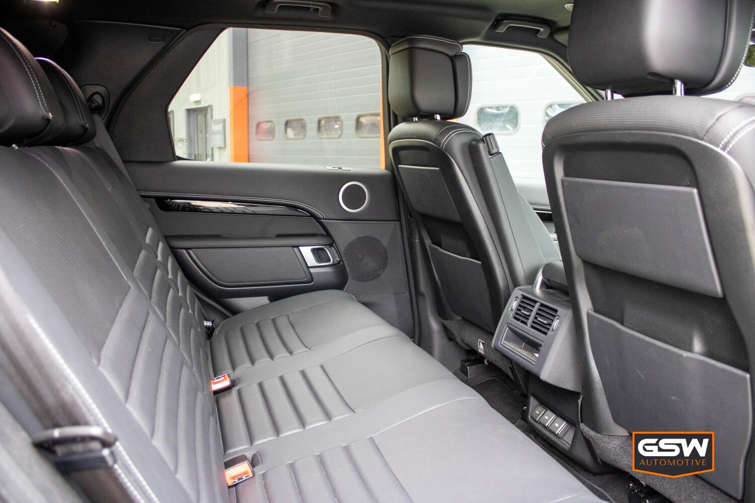 Used Land Rover Discovery 2023 for sale - 76282567: Photo 11