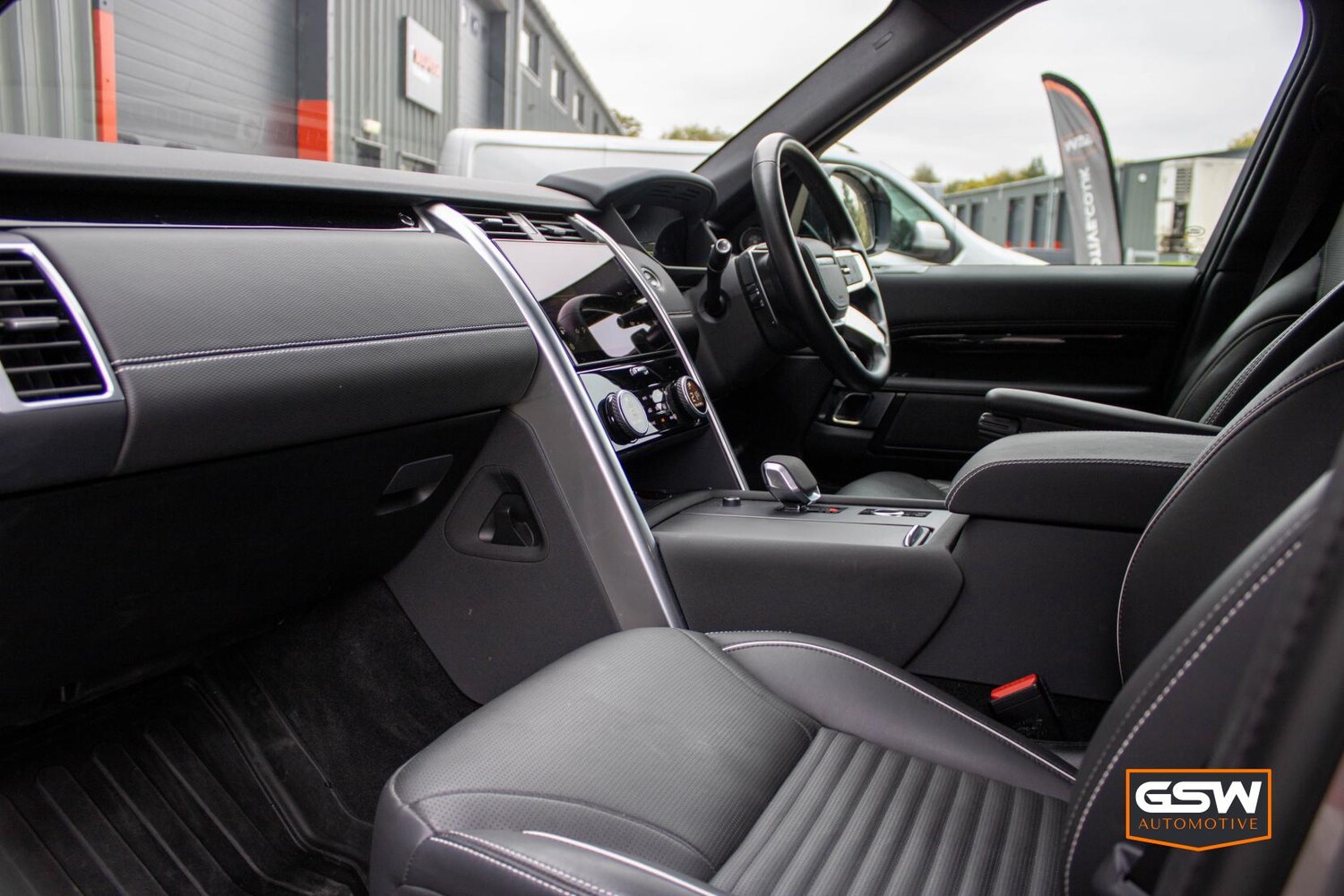 Used Land Rover Discovery 2023 for sale - 76282567: Photo 12