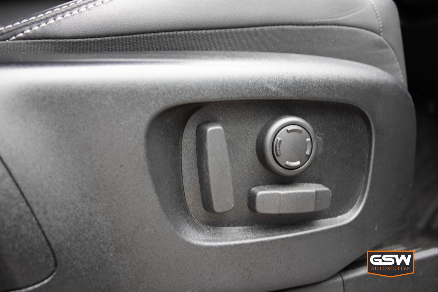 Used Land Rover Discovery 2023 for sale - 76282567: Photo 14