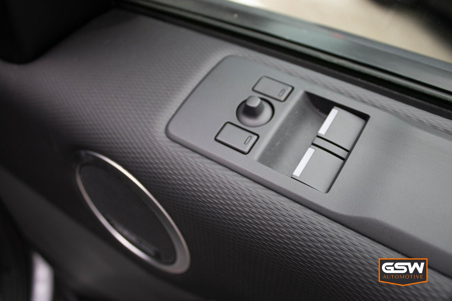 Used Land Rover Discovery 2023 for sale - 76282567: Photo 22