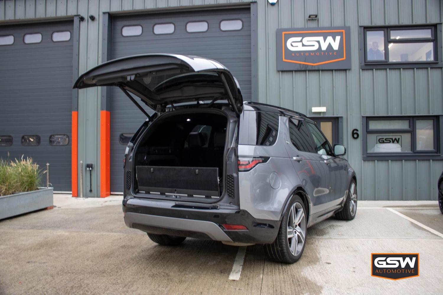 Used Land Rover Discovery 2023 for sale - 76282567: Photo 8