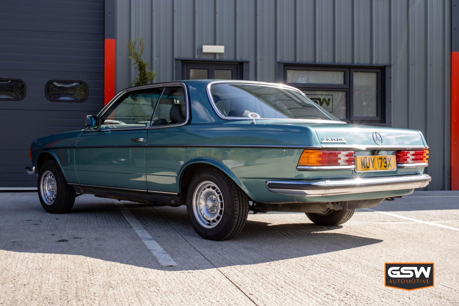 Used Mercedes-Benz 230 1983 for sale - 76028320: Photo 11