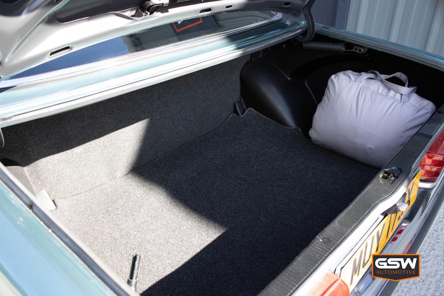 Used Mercedes-Benz 230 1983 for sale - 76028320: Photo 12