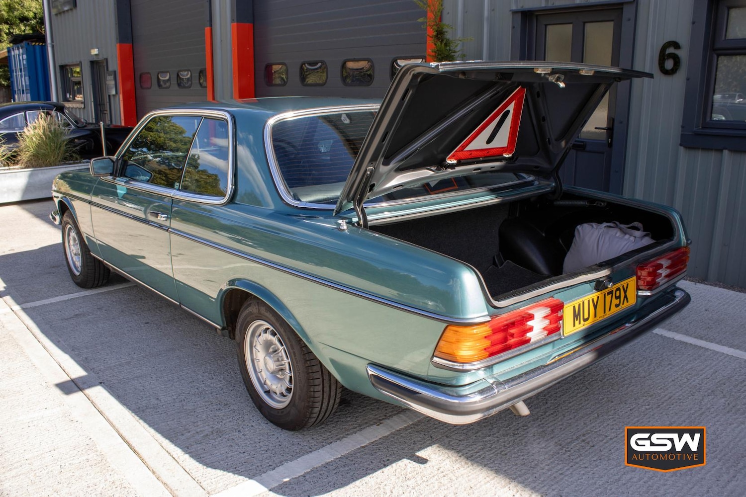 Used Mercedes-Benz 230 1983 for sale - 76028320: Photo 13