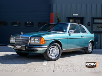 Used Mercedes-Benz 230 1983 for sale - 76028320: Photo