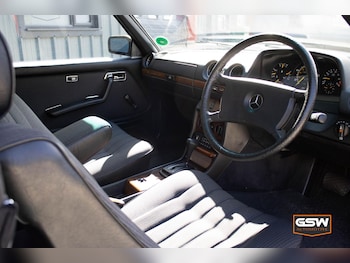 Used Mercedes-Benz 230 1983 for sale - 76028320: Photo