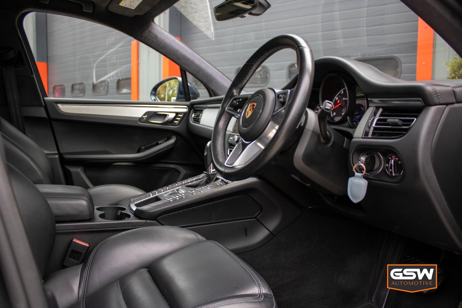 Used Porsche Macan 2020 for sale - 77903518: Photo 13