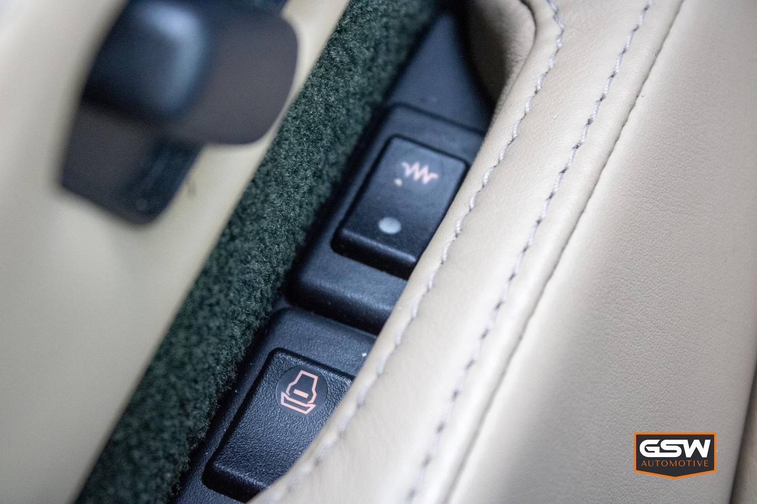 Used Aston Martin Vantage 2006 for sale - 77339626: Photo 26