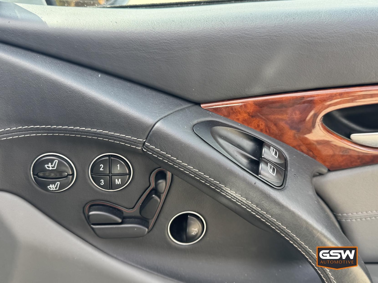 Used Mercedes-Benz SL 2004 for sale - 75791732: Photo 13