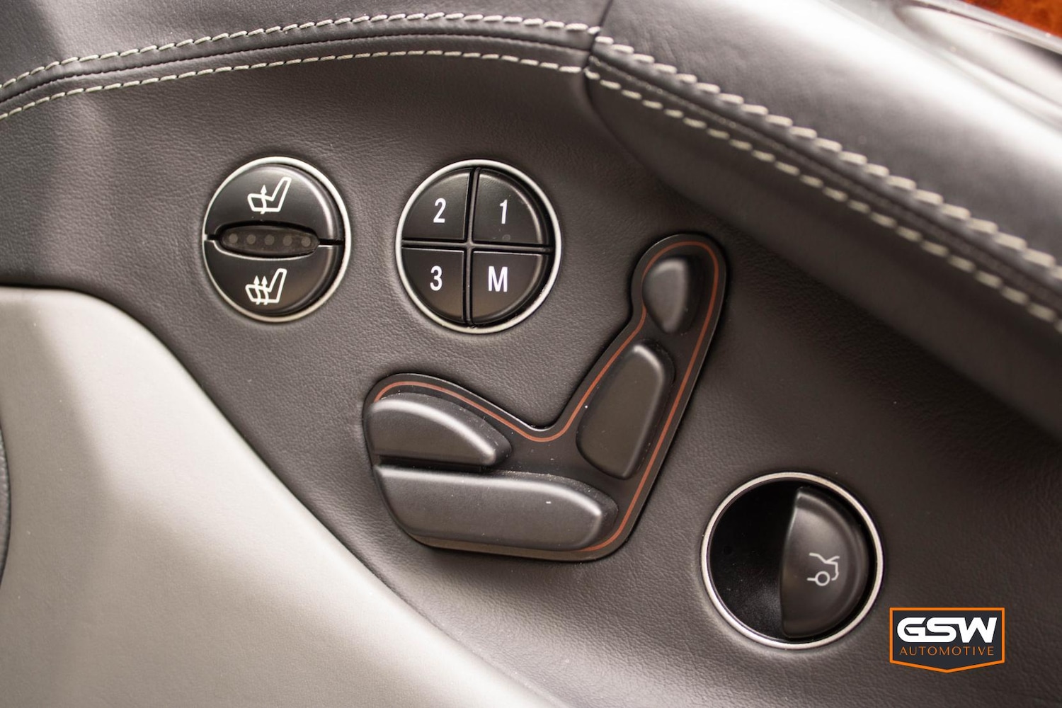 Used Mercedes-Benz SL 2004 for sale - 75791732: Photo 27