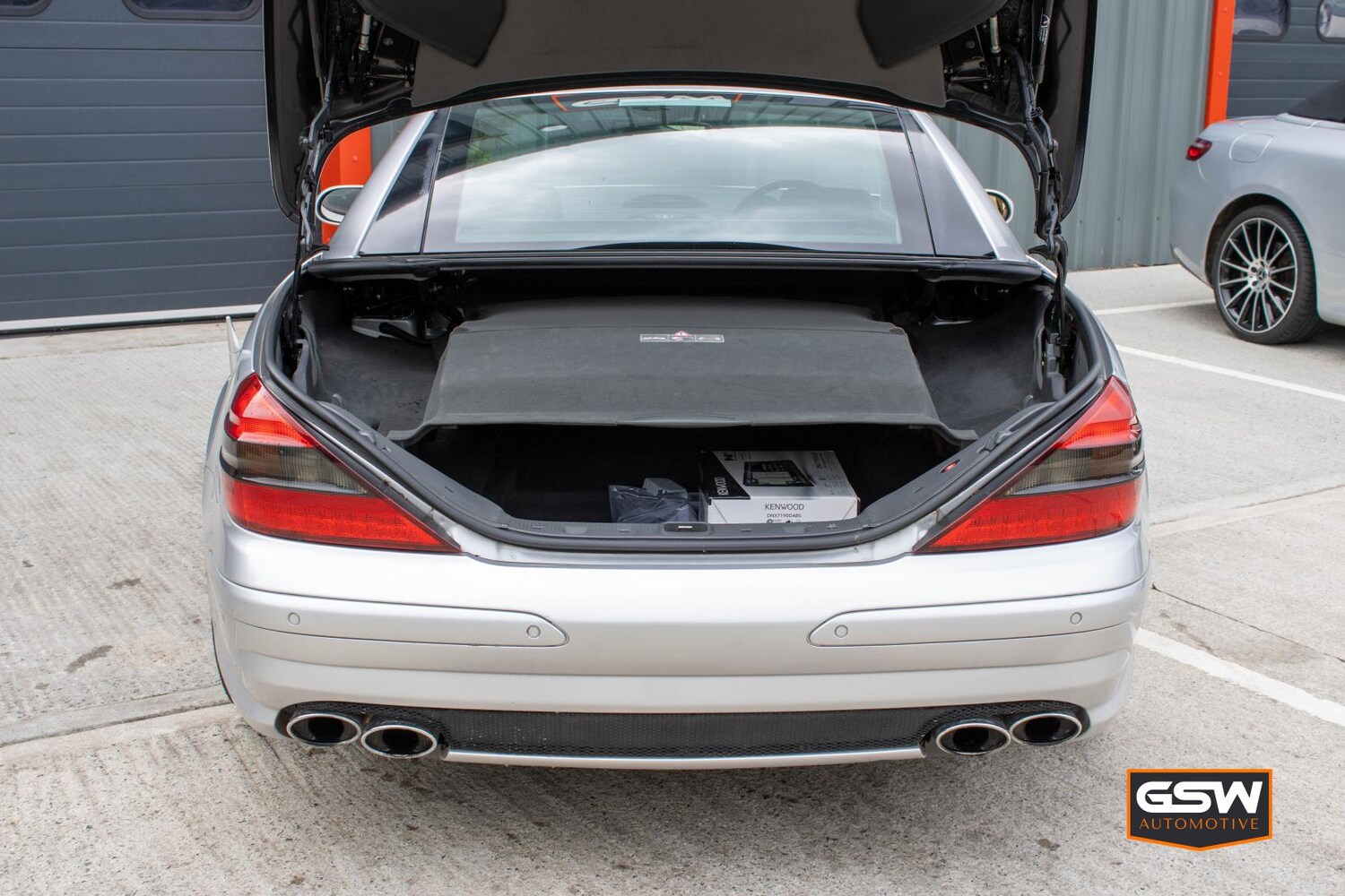 Used Mercedes-Benz SL 2004 for sale - 75791732: Photo 32