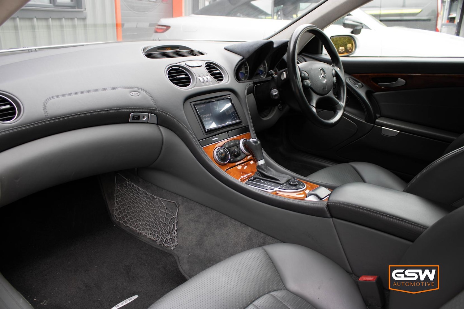 Used Mercedes-Benz SL 2004 for sale - 75791732: Photo 33