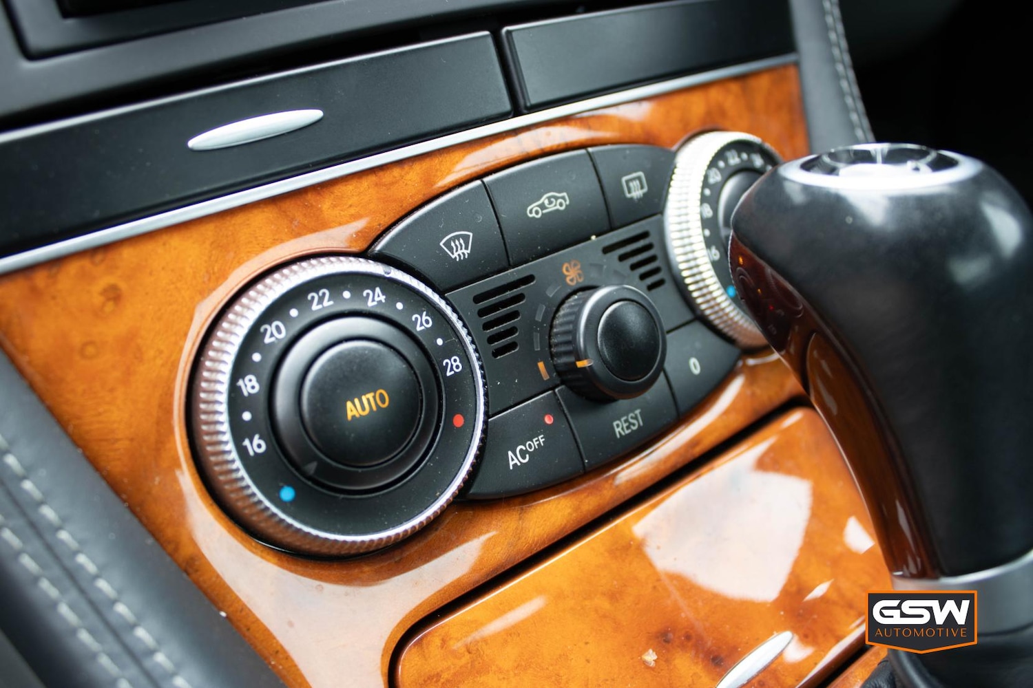 Used Mercedes-Benz SL 2004 for sale - 75791732: Photo 4