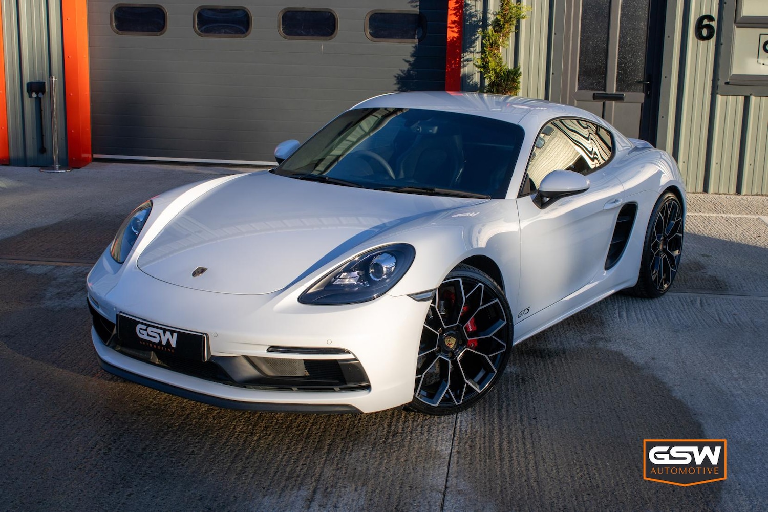 Used Porsche Cayman 2019 for sale - 78095272: Photo 2