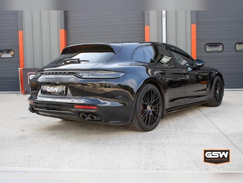 Used Porsche Panamera 2023 for sale - 79240282: Photo