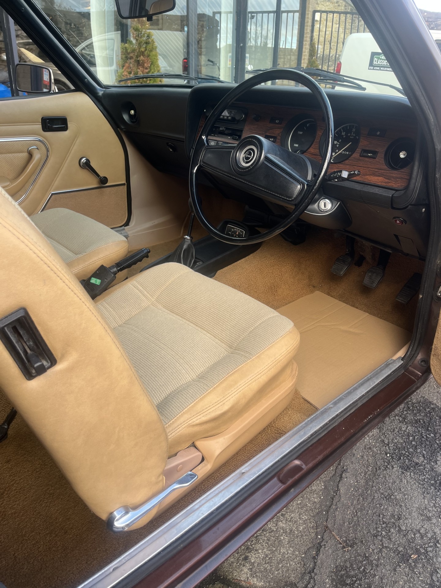 Used Ford Capri 1977 for sale - 77592234: Photo 9