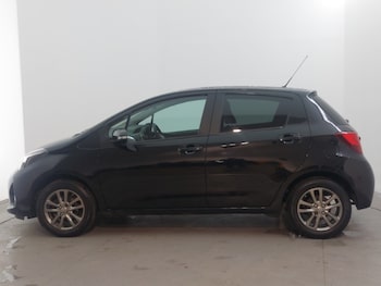Used Toyota Yaris 2015 for sale - 78290783: Photo