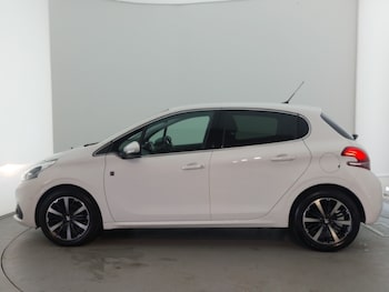 Used Peugeot 208 2019 for sale - 75976763: Photo