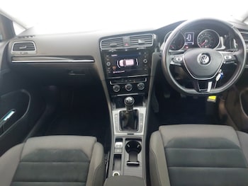 Used Volkswagen Golf 2018 for sale - 75900222: Photo