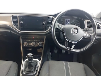 Used Volkswagen T-Roc 2018 for sale - 78827522: Photo