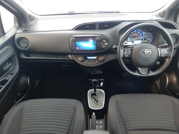 Used Toyota Yaris 2016 for sale - 76325441: Photo 2