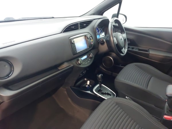 Used Toyota Yaris 2016 for sale - 76325441: Photo 5