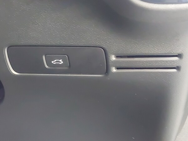 Used Volvo XC40 2022 for sale - 75530461: Photo 18