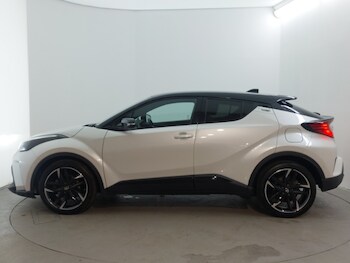 Used Toyota C-HR 2023 for sale - 78259302: Photo