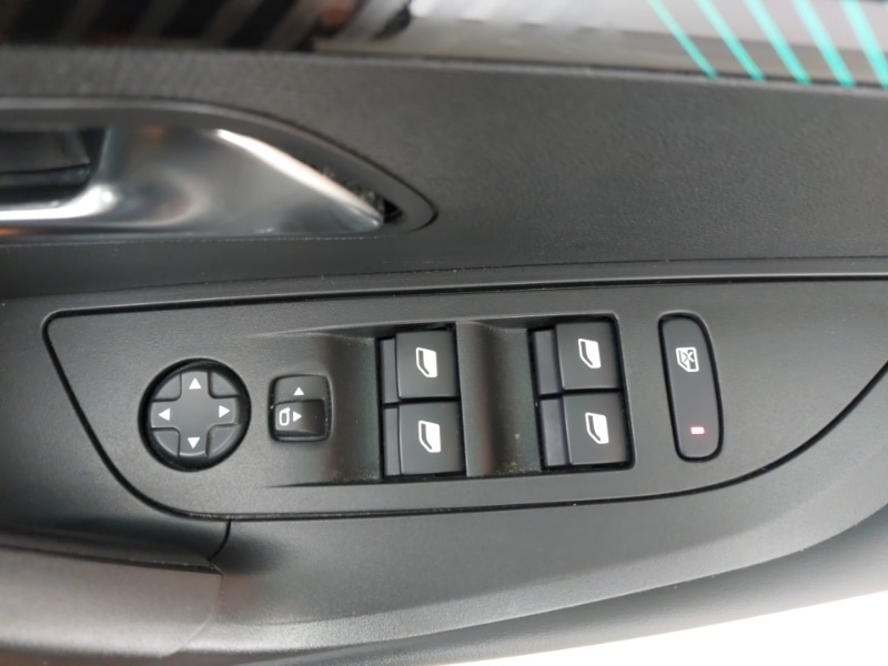 Used Peugeot 2008 2022 for sale - 77419307: Photo 19