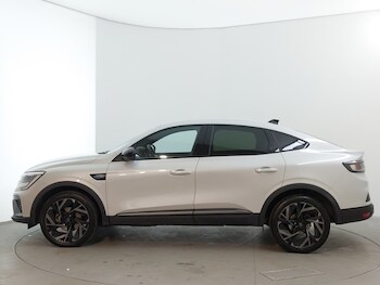 Used Renault Arkana 2023 for sale - 77399011: Photo