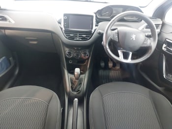 Used Peugeot 208 2018 for sale - 75645173: Photo