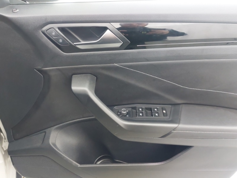 Used Volkswagen T-Roc 2022 for sale - 76427550: Photo 16