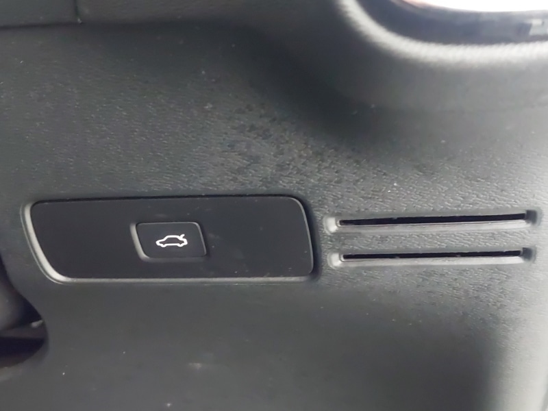 Used Volvo XC40 2024 for sale - 76335975: Photo 17