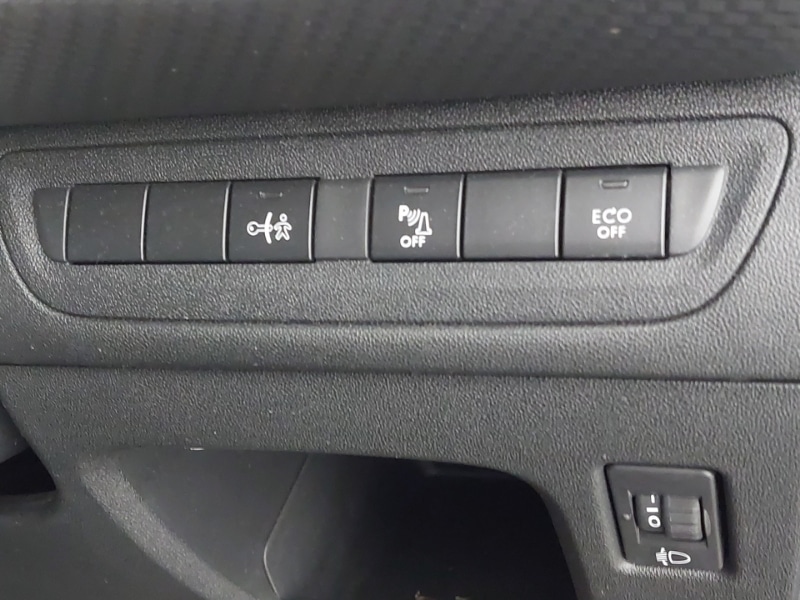 Used Peugeot 208 2018 for sale - 76644079: Photo 17